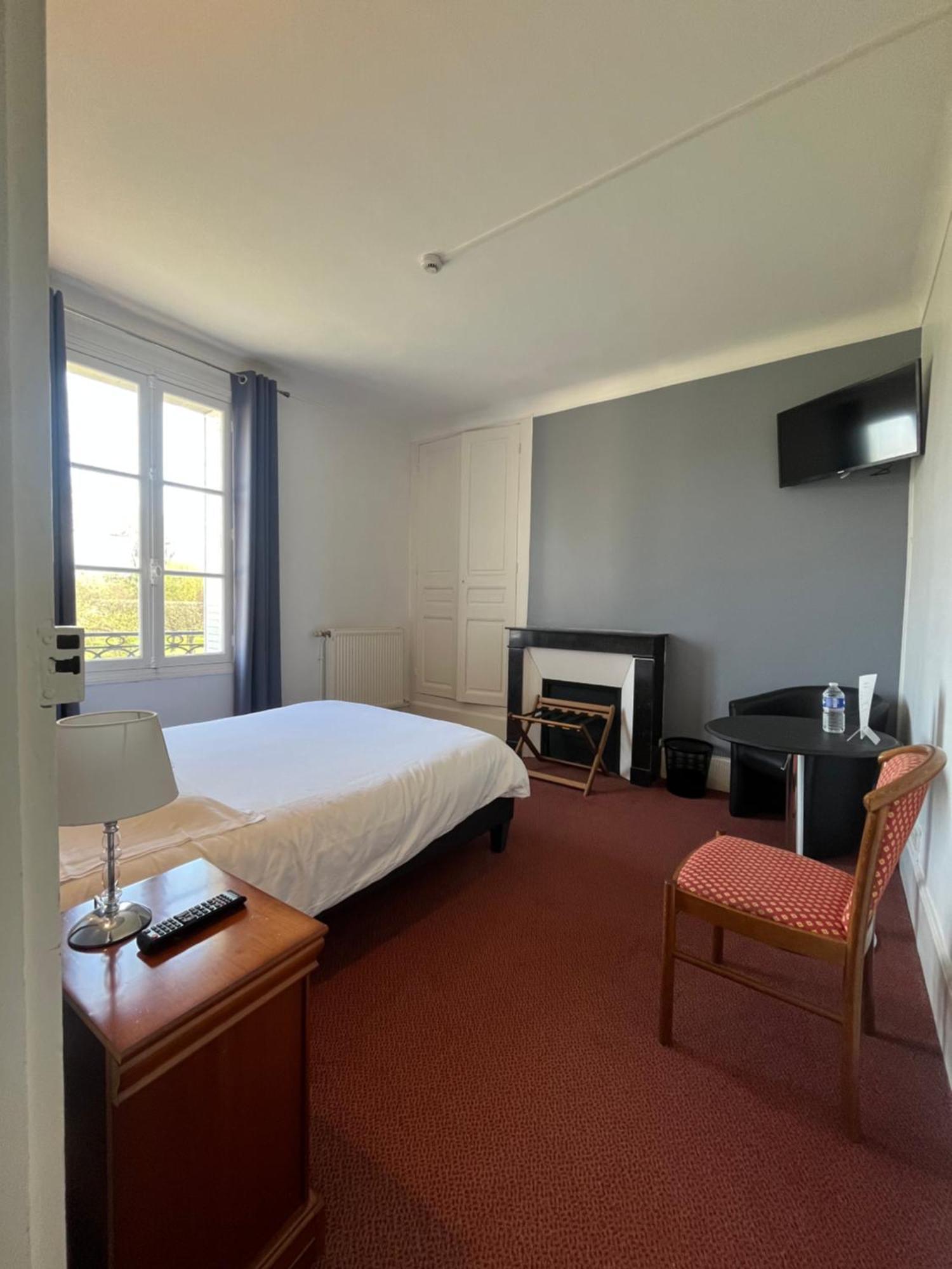 Hostellerie Le Griffon Blérancourt Exteriör bild